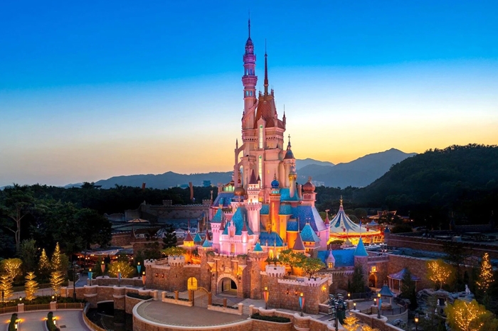 Hong Kong & Disneyland
